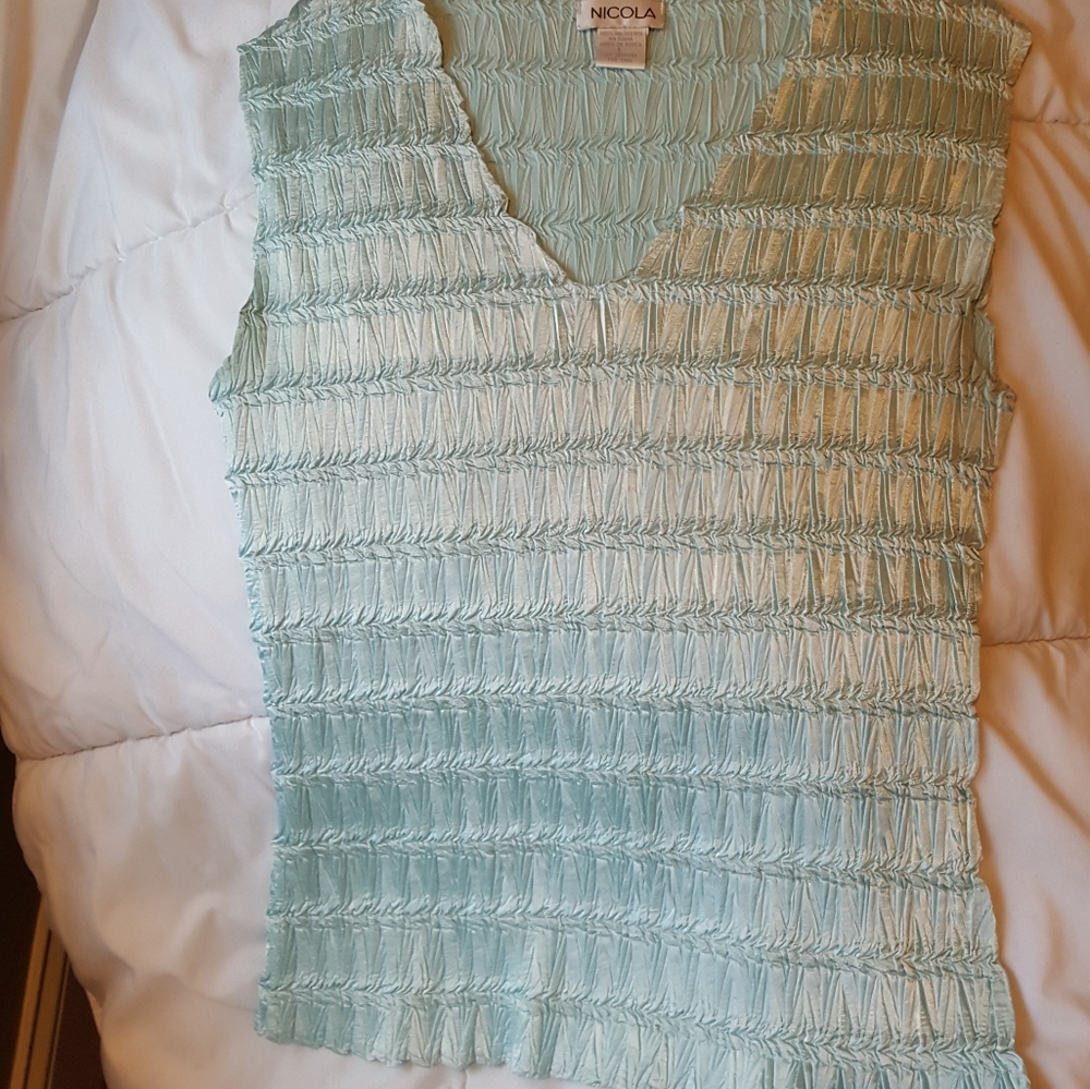 Crinkle Sleeveless Shirt